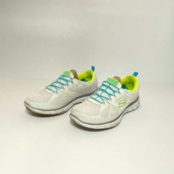 SKECHERS - MEMORY FOAM - WOMENS SIZE: 6 - Picture 5 of 11